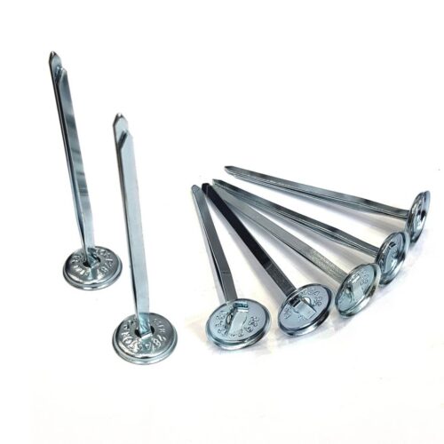 Nööbitoorik diivanile